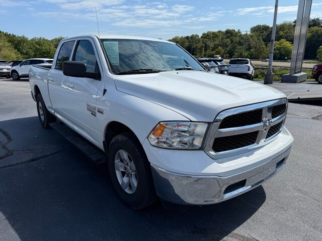 2021 Ram 1500 Classic SLT photo 3