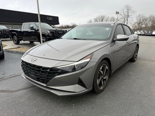 2023 Hyundai Elantra SEL's photo