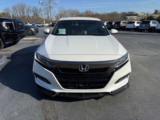 2019 Honda Accord Sport photo 2