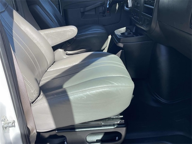 2023 Chevrolet Express Cargo Work Van - Photo 7