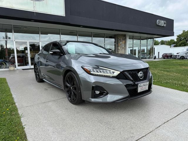 2021 Nissan Maxima SR's photo