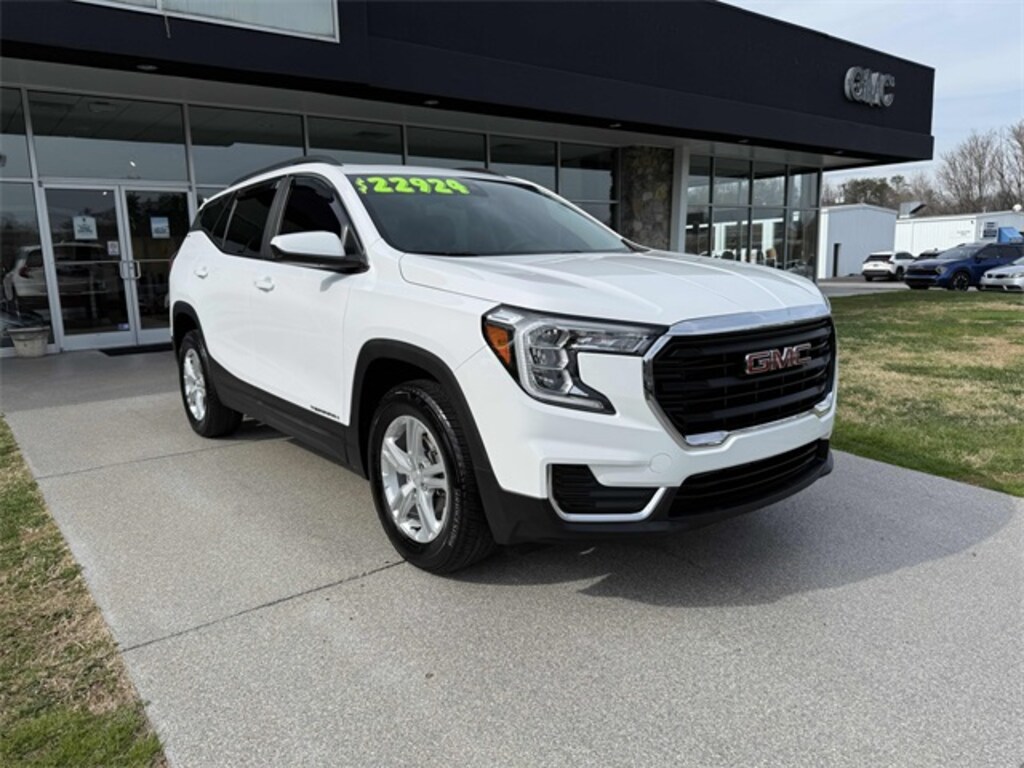 Used 2024 GMC Terrain SLE SUV