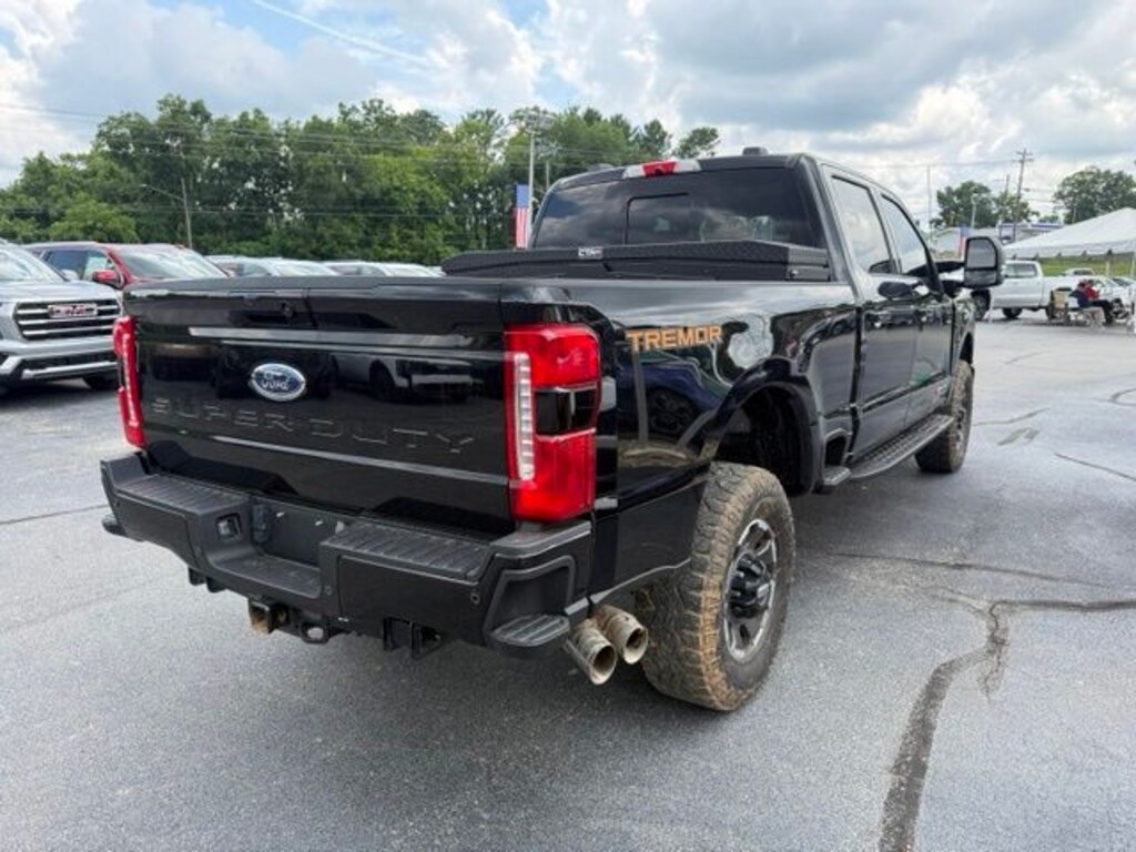 Used 2023 Ford F-250SD Lariat Truck