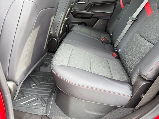 2025 Chevrolet Colorado Z71 - Photo 13
