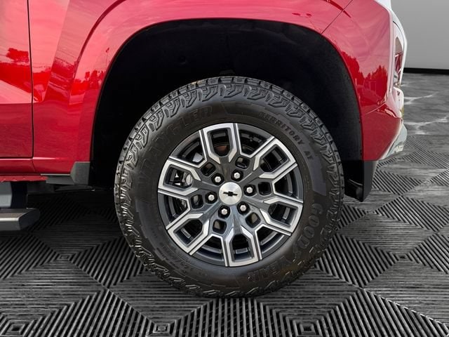 2025 Chevrolet Colorado Z71 - Photo 9