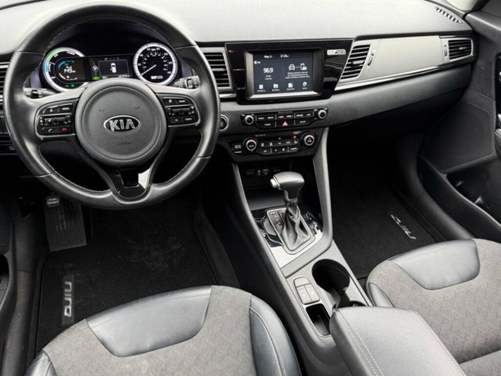 Used 2017 Kia Niro EX SUV