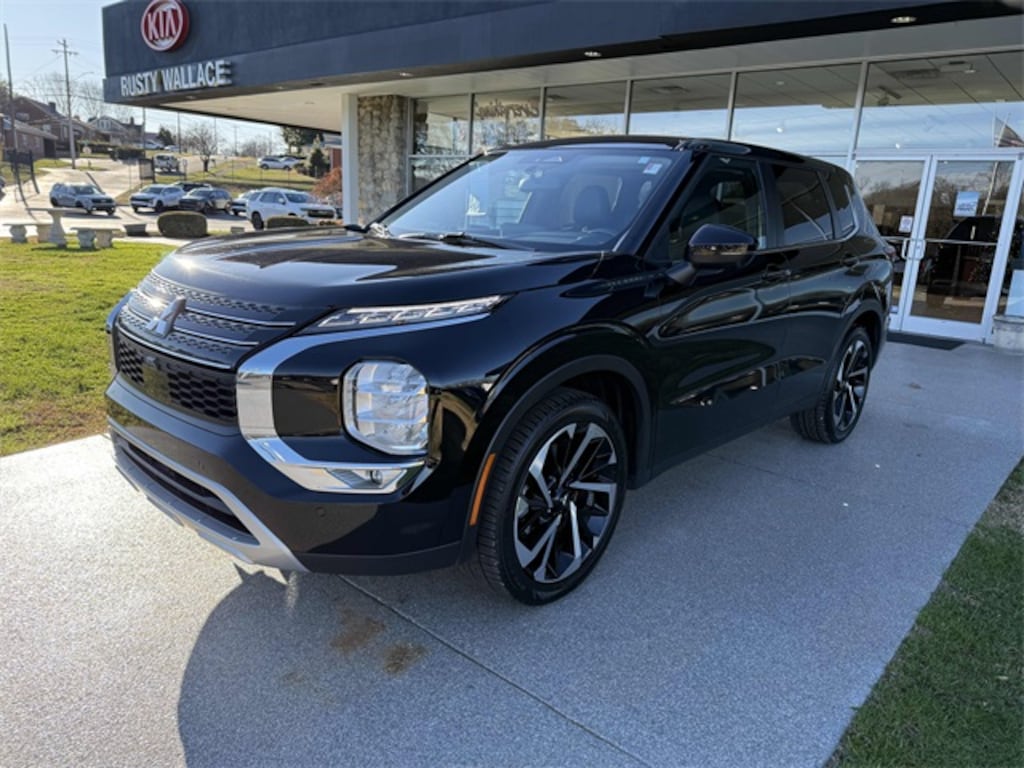 Used 2024 Mitsubishi Outlander SE SUV