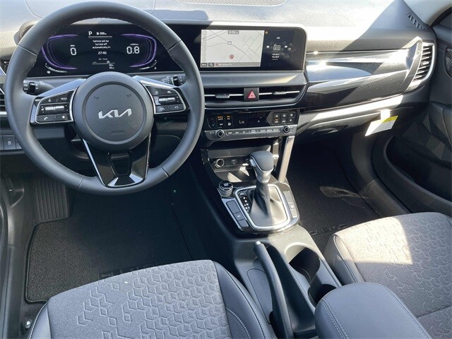 2025 Kia Seltos S photo 2