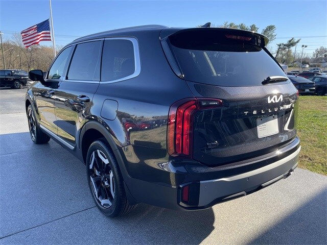 2025 Kia Telluride S photo 3