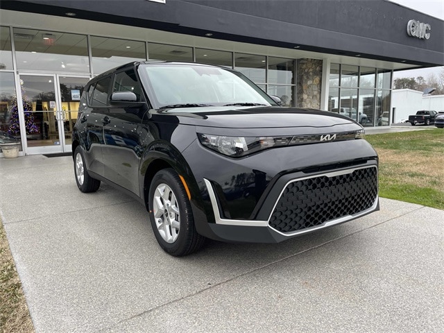 2025 Kia Soul LX's photo