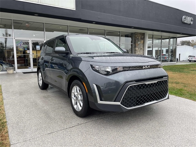 2025 Kia Soul LX's photo