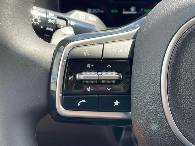 2025 Kia Carnival SX Prestige - Photo 17