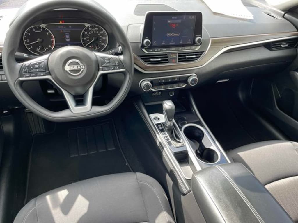 Used 2023 Nissan Altima 2.5 SV Sedan