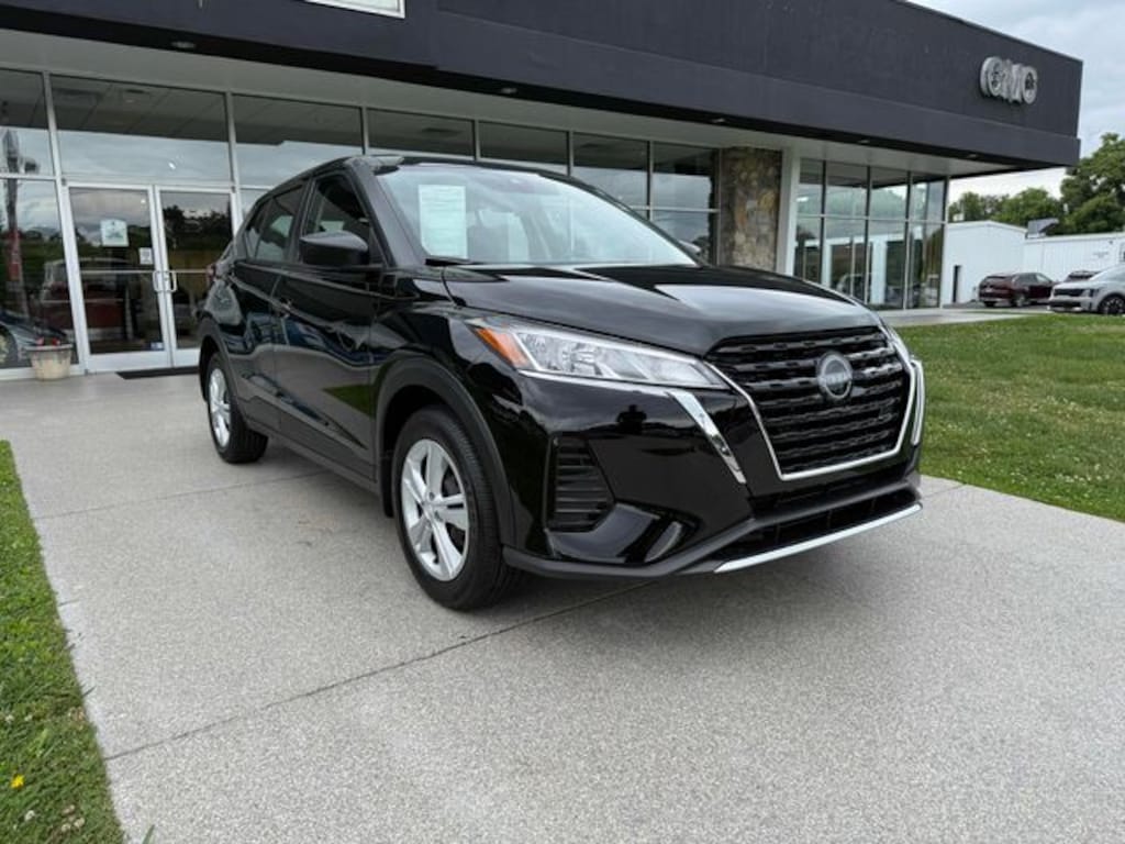 Used 2025 Nissan Kicks Play S SUV