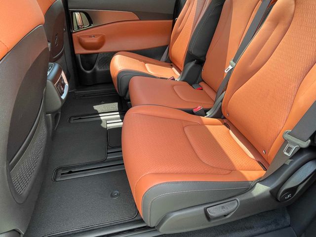 2025 Kia Carnival SX Prestige - Photo 9