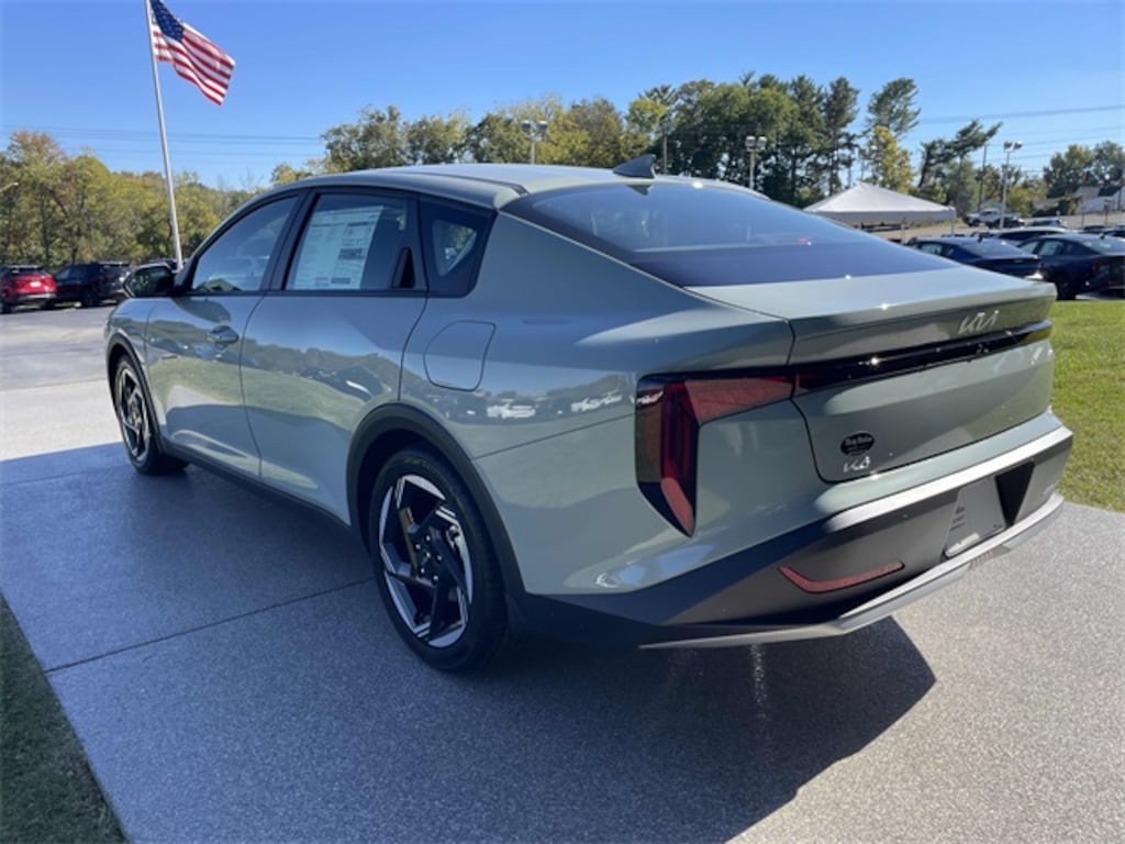 New 2025 Kia K4 EX Sedan