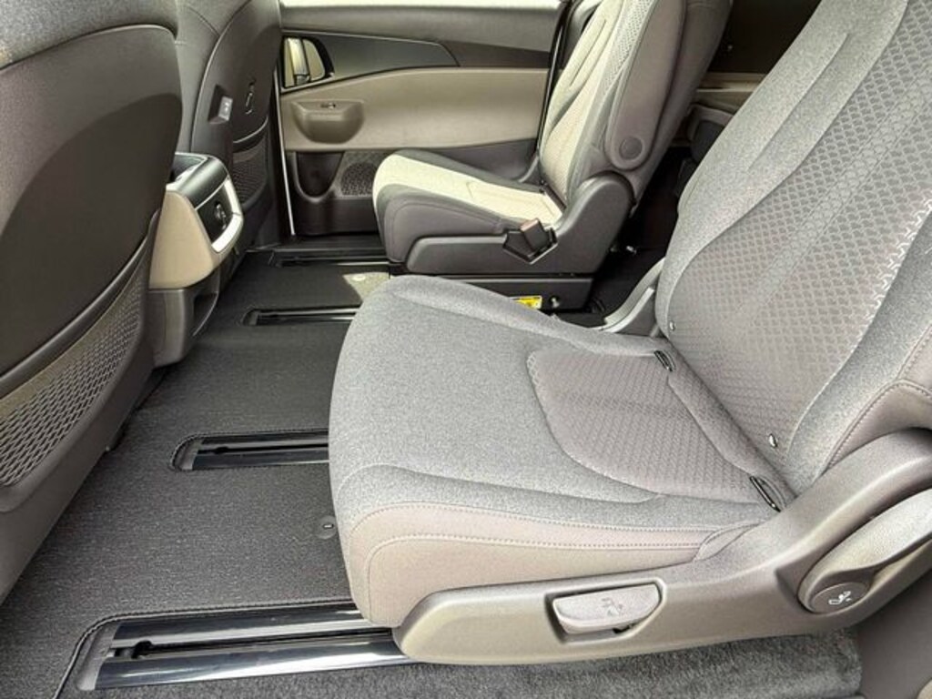 New 2026 Kia Carnival Van Passenger Van