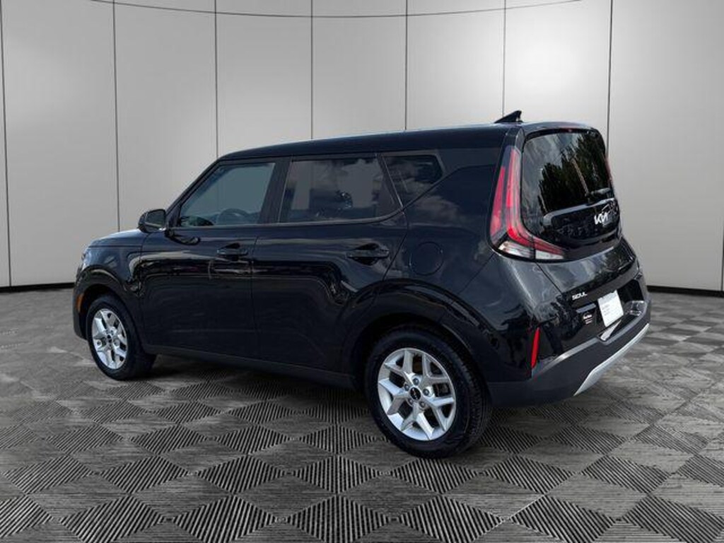 Used 2024 Kia Soul LX Hatchback