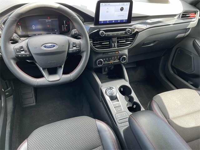 2024 Ford Escape ST-Line photo 2