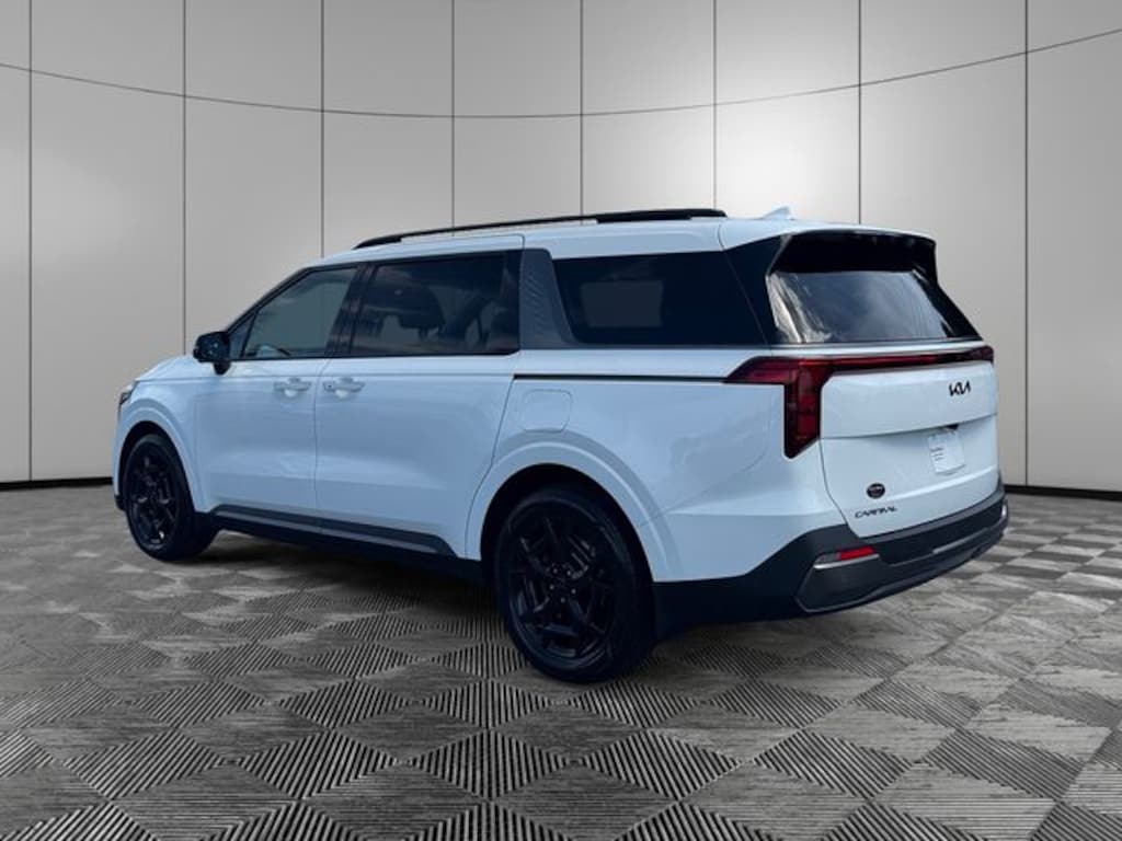 New 2026 Kia Carnival Hybrid SX Van Passenger Van