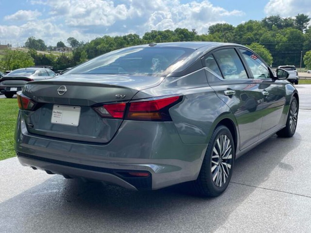 Used 2023 Nissan Altima 2.5 SV Sedan