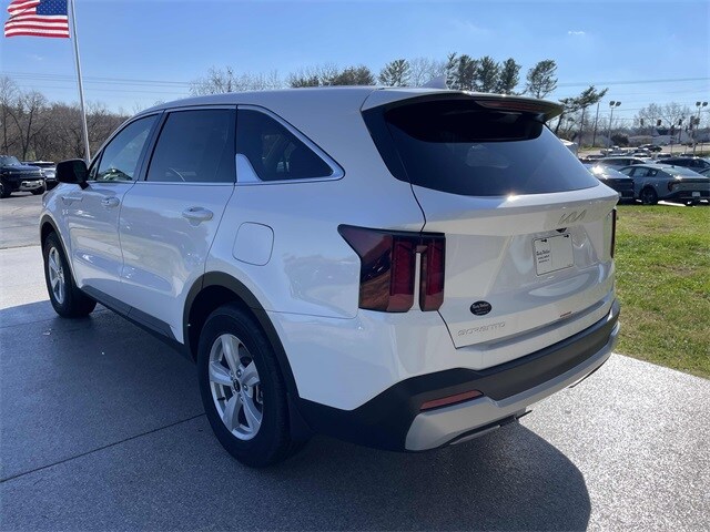 2026 Kia Sorento LX photo 2