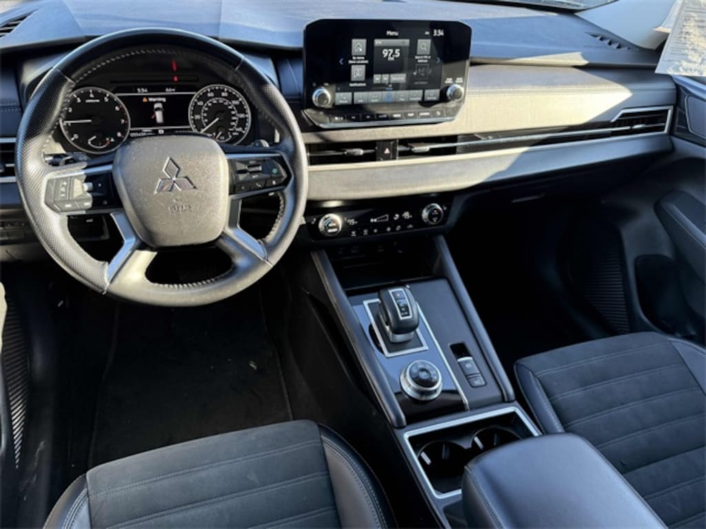 Used 2024 Mitsubishi Outlander SE SUV