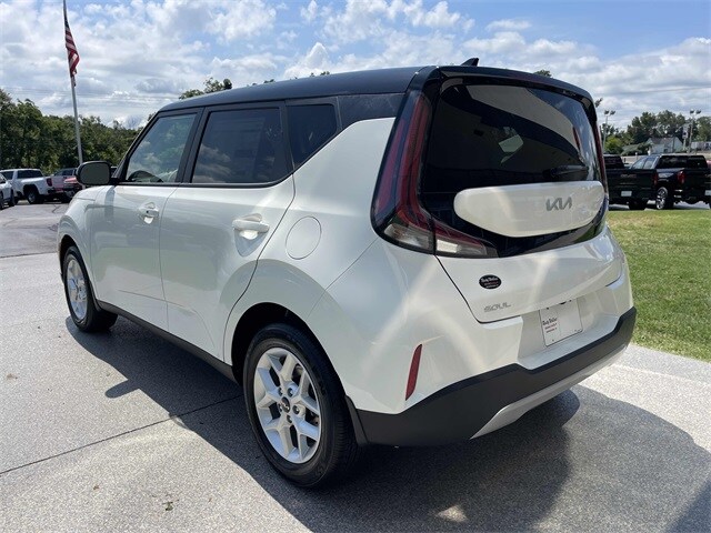 2025 Kia Soul S photo 2