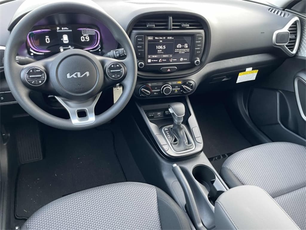 New 2025 Kia Soul LX Hatchback