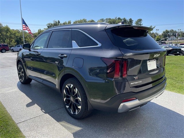 2026 Kia Sorento EX photo 3