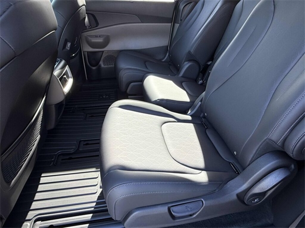 New 2026 Kia Carnival Hybrid EX Van Passenger Van