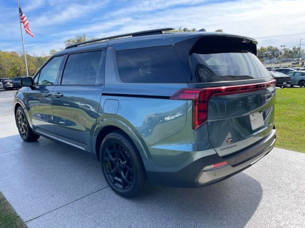 New 2026 Kia Carnival SX Van Passenger Van