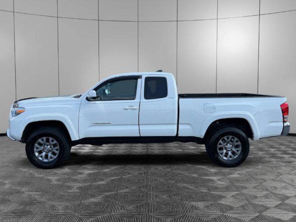 Used 2017 Toyota Tacoma SR5 V6 Extended Cab