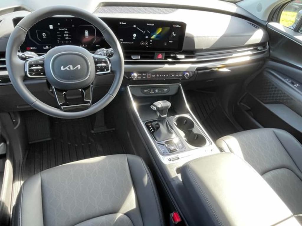 New 2026 Kia Carnival SX Van Passenger Van