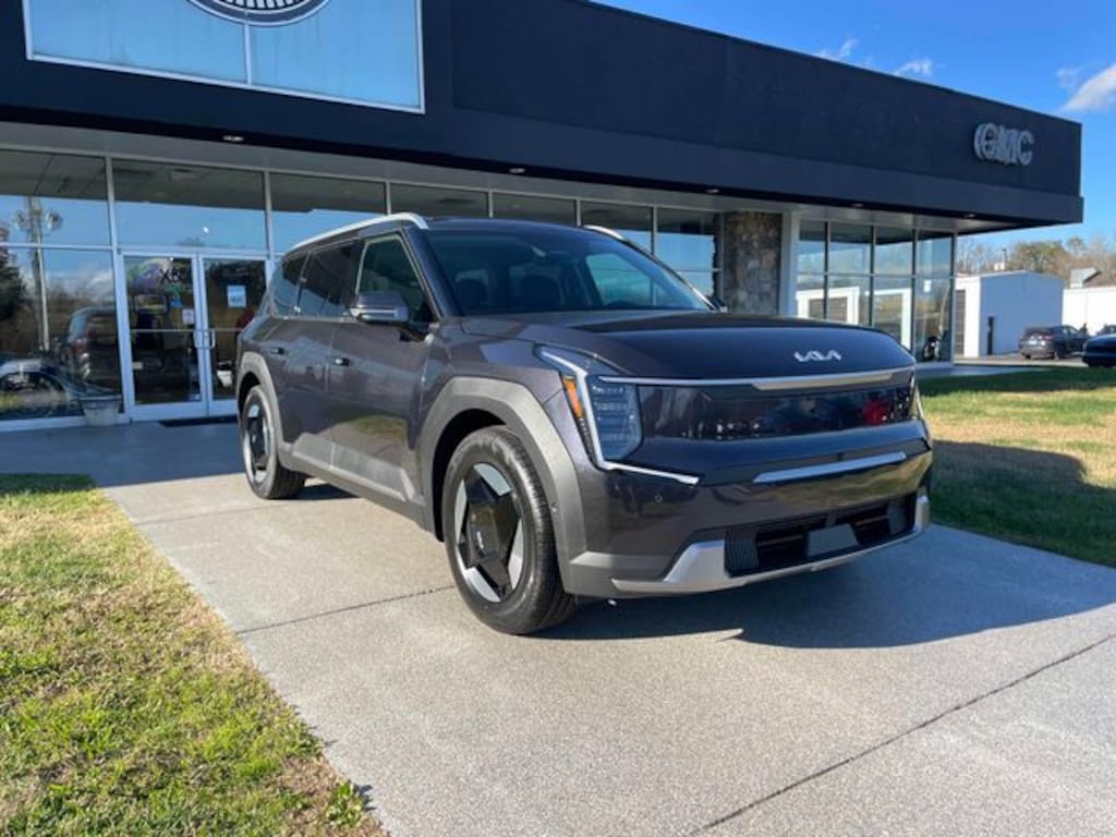 New 2026 Kia EV9 Wind SUV