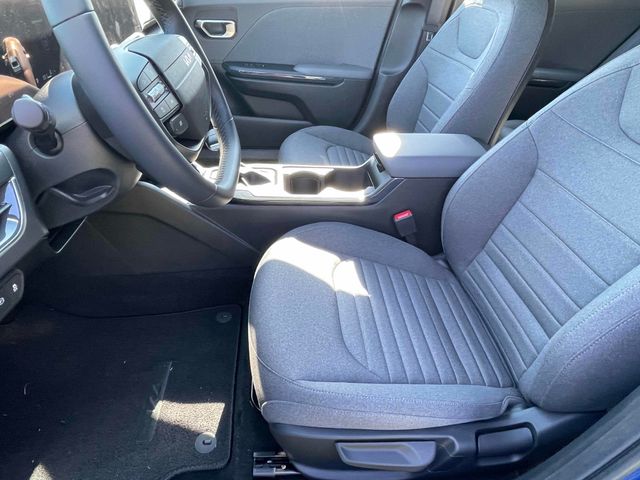 2025 Kia K4 EX - Photo 18