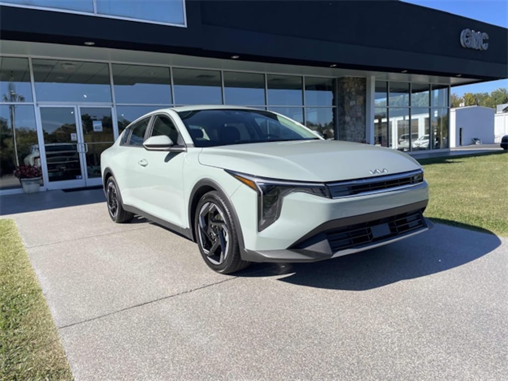 New 2025 Kia K4 EX Sedan