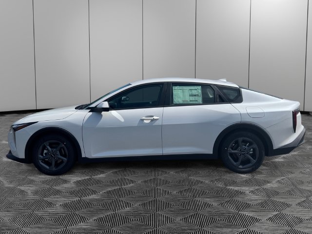 New 2026 Kia K4 LXS Sedan