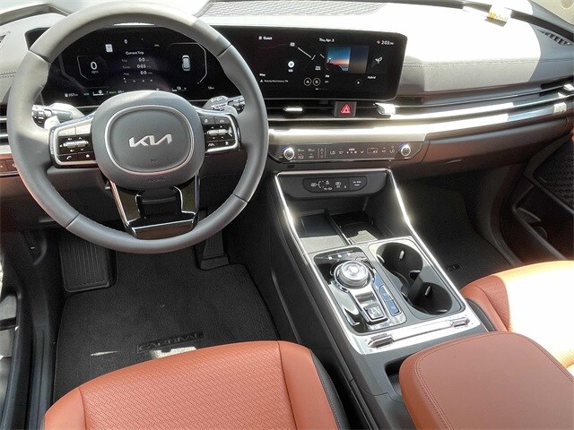 2025 Kia Carnival SX Prestige photo 2