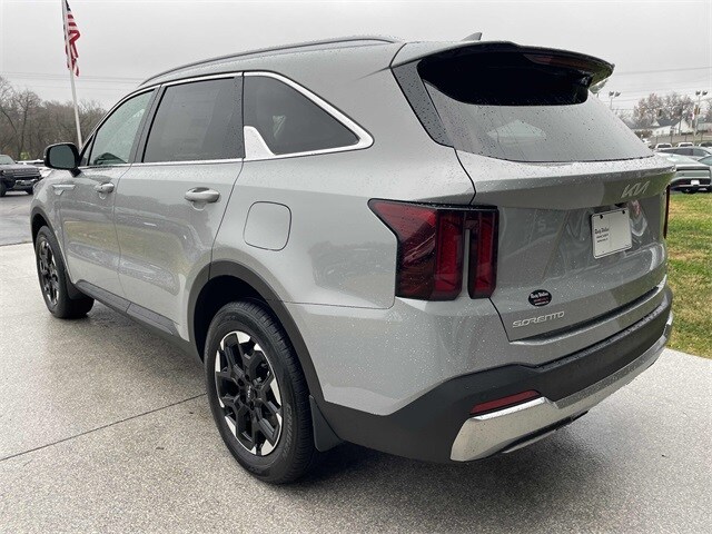 2026 Kia Sorento S photo 4
