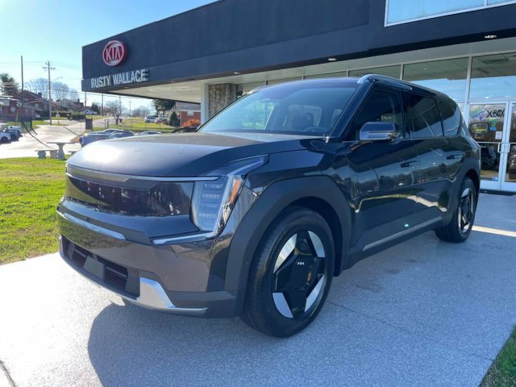 New 2026 Kia EV9 Wind SUV