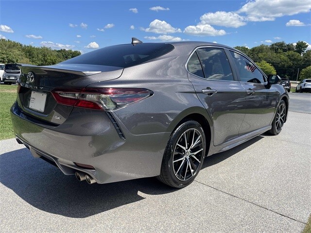 2023 Toyota Camry SE photo 3