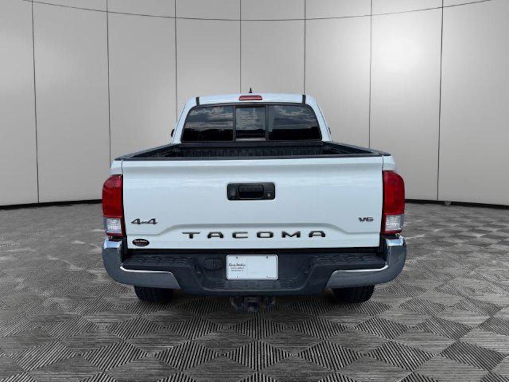 Used 2017 Toyota Tacoma SR5 V6 Extended Cab