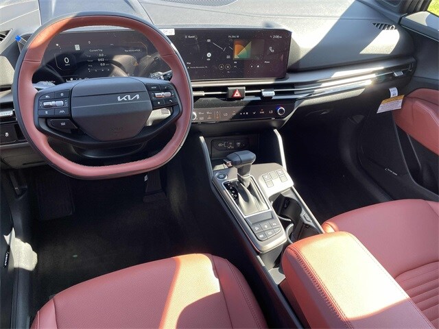 2026 Kia Sportage SX photo 2