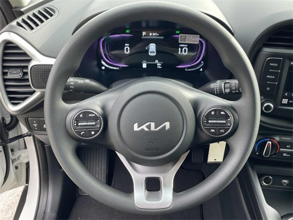 New 2025 Kia Soul LX Hatchback