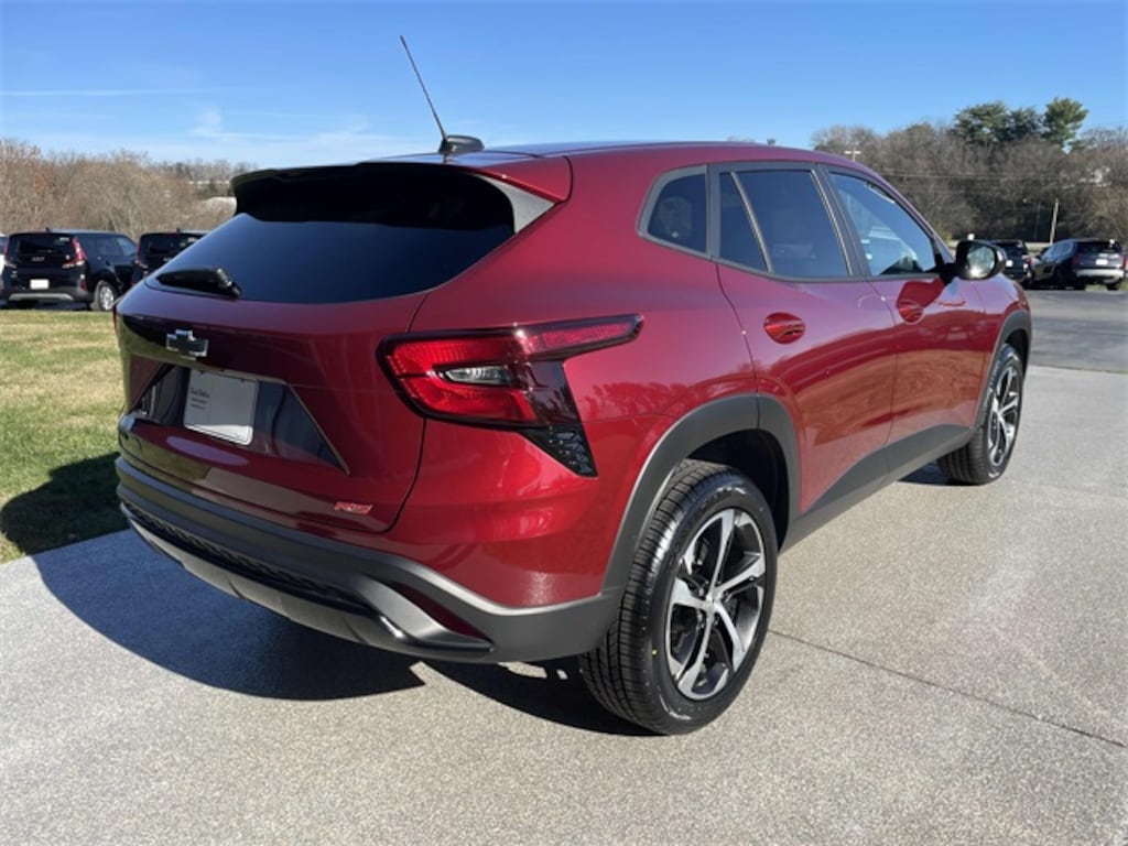 Used 2024 Chevrolet Trax 1RS SUV
