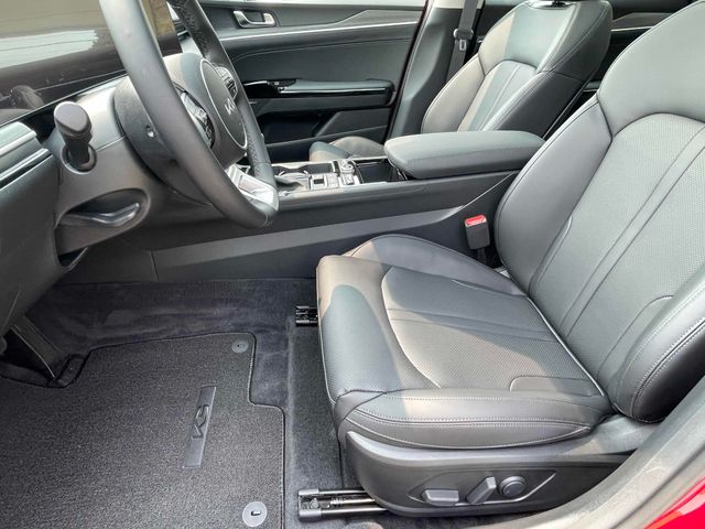 2025 Kia K5 EX - Photo 16