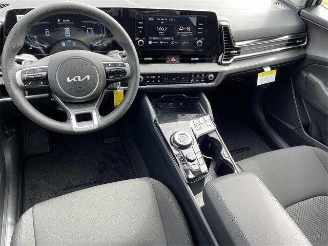 2025 Kia Sportage Hybrid LX photo 2