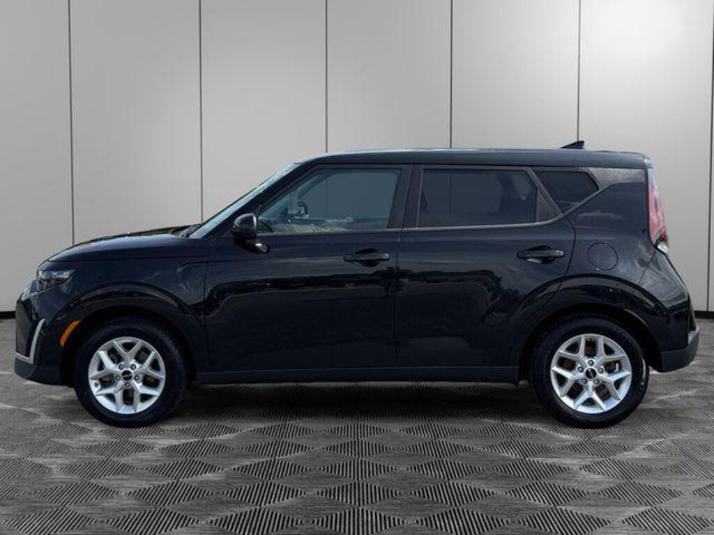 Used 2024 Kia Soul LX Hatchback