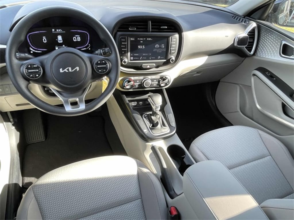 New 2025 Kia Soul LX Hatchback